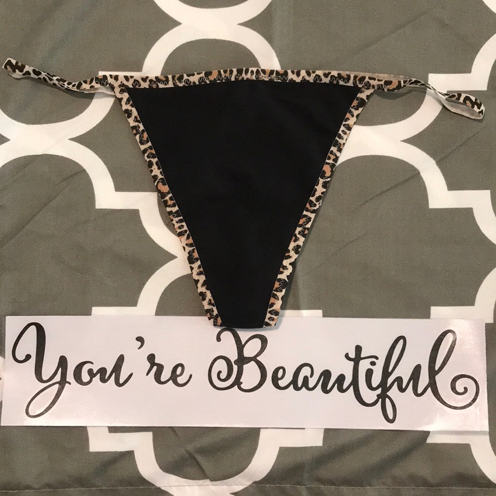 Sexy Cheetah Trim V-String NWT